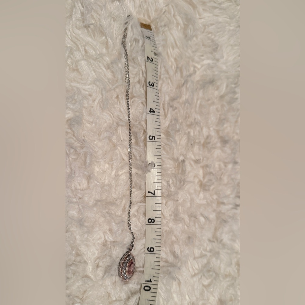 NWOT Teardrop Pendant Necklace - Picture 6 of 6